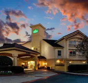 La Quinta Inn & Suites by Wyndham Macon hotel detail image 4