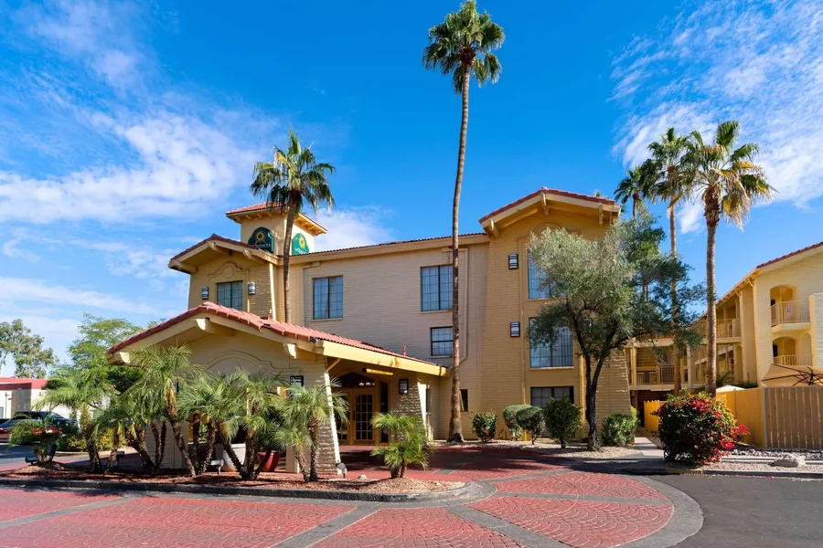 La Quinta Inn by Wyndham Phoenix Sky Harbor Airport hotel detail image 2