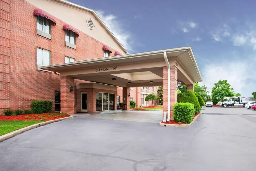 Quality Inn & Suites Germantown North hotel detail image 2