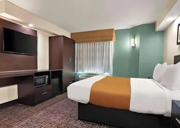 Quality Inn Memphis Northeast Near I-40 hotel thumbnail 5