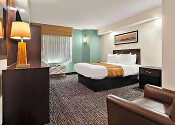 Quality Inn Memphis Northeast Near I-40 hotel thumbnail 6