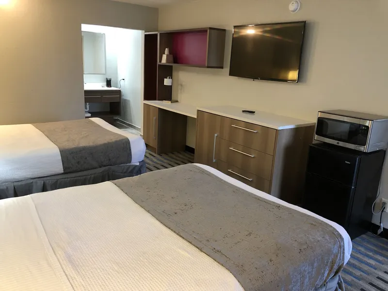 All Seasons Inn & Suites hotel detail image 6