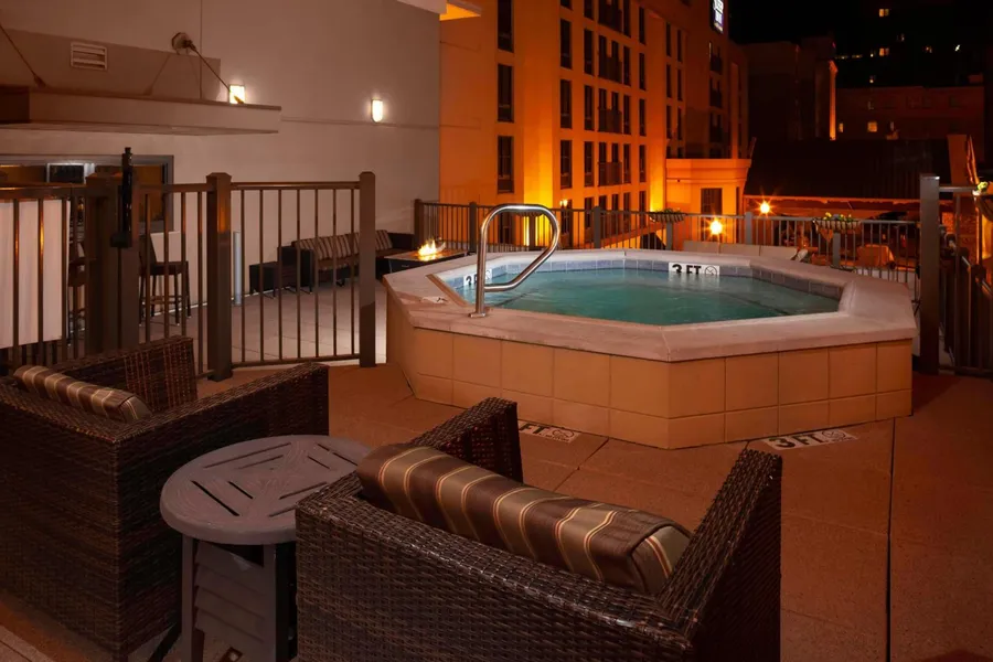 Courtyard by Marriott Downtown Memphis hotel detail image 6