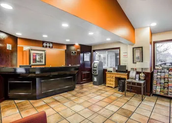 Econo Lodge Downtown hotel thumbnail 8