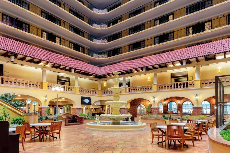 Embassy Suites by Hilton Kansas City Plaza hotel detail image 2