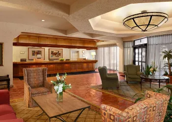 Embassy Suites by Hilton Kansas City Plaza hotel thumbnail 7