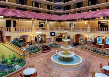 Embassy Suites by Hilton Kansas City Plaza hotel thumbnail 5