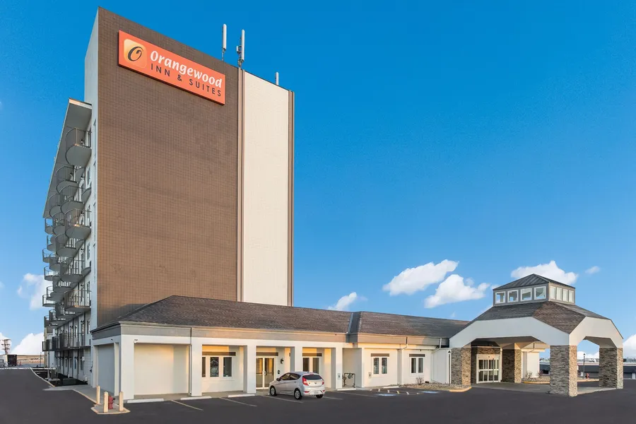 Orangewood Inn & Suites Kansas City Airport hotel detail image 2