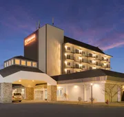 Orangewood Inn & Suites Kansas City Airport hotel detail image 4