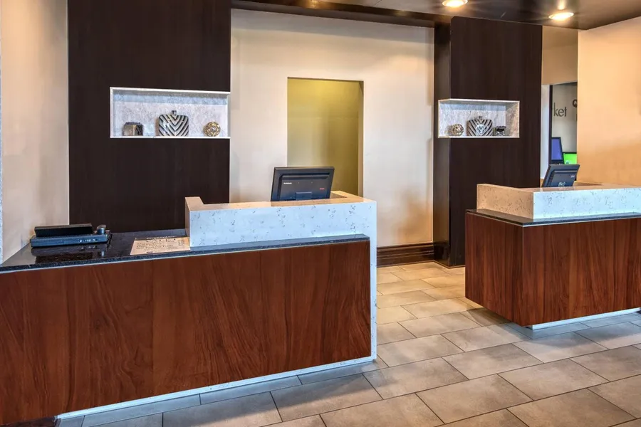 Courtyard by Marriott Kansas City Country Club Plaza hotel detail image 2