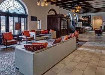 Courtyard by Marriott Kansas City Country Club Plaza hotel thumbnail 3