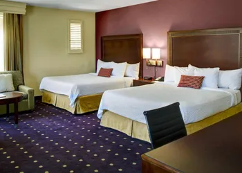 Courtyard by Marriott Kansas City Country Club Plaza hotel thumbnail 4