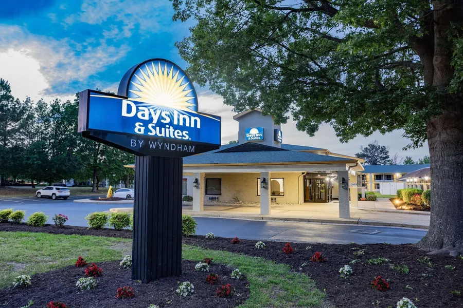 Days Inn & Suites by Wyndham Williamsburg Colonial hotel detail image 2