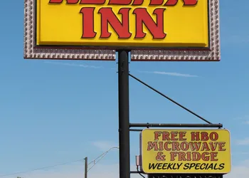 Relax Inn hotel thumbnail 5