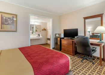 Rodeway Inn Mystic hotel thumbnail 2