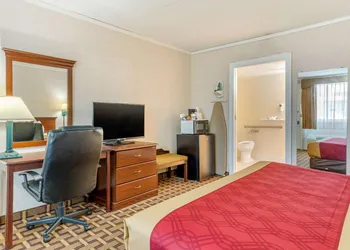 Rodeway Inn Mystic hotel thumbnail 3