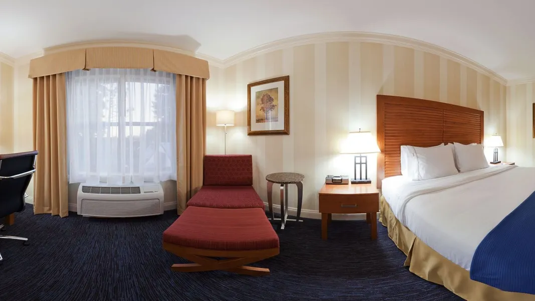 Holiday Inn Express Hotel & Suites Santa Cruz by IHG hotel detail image 6