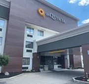 La Quinta Inn and Suites by Wyndham Cincinnati North hotel detail image 3