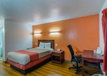 Motel 6 Troy hotel thumbnail 4