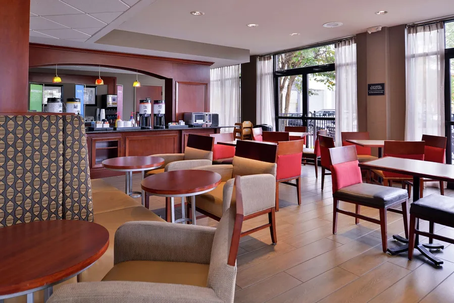 Hampton Inn Norfolk/Virginia Beach hotel detail image 2