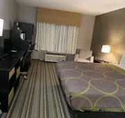 Delavan Inn and Suites hotel detail image 7