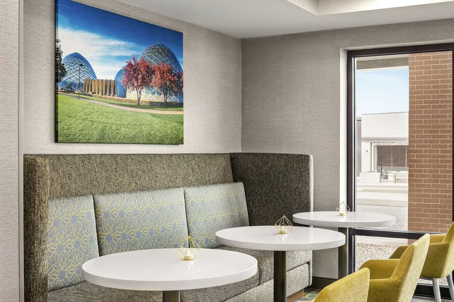 Hampton Inn Milwaukee/Brookfield hotel detail image 6