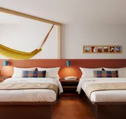 LOGE St. George hotel detail image 7
