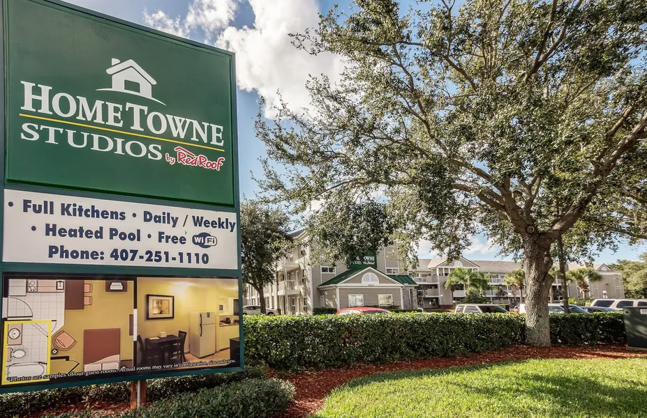 HomeTowne Studios by Red Roof Orlando South hotel detail image 2