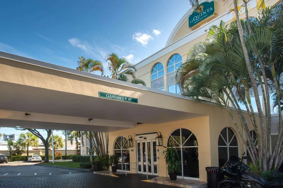La Quinta Inn & Suites by Wyndham Deerfield Beach I-95 hotel detail image 2