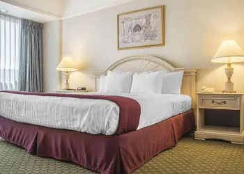 Clarion Hotel & Conference Center Fort Erie hotel thumbnail 6
