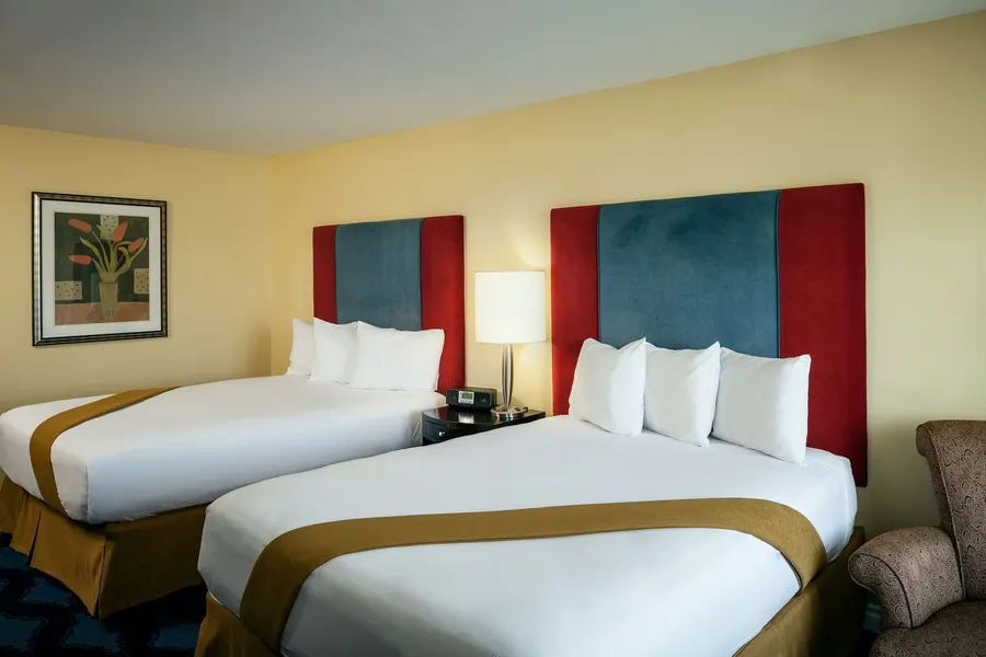 Plaza Inn & Suites at Ashland Creek hotel detail image 6
