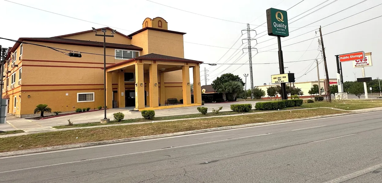 Quality Suites San Antonio Brooks City Base hotel detail image 2