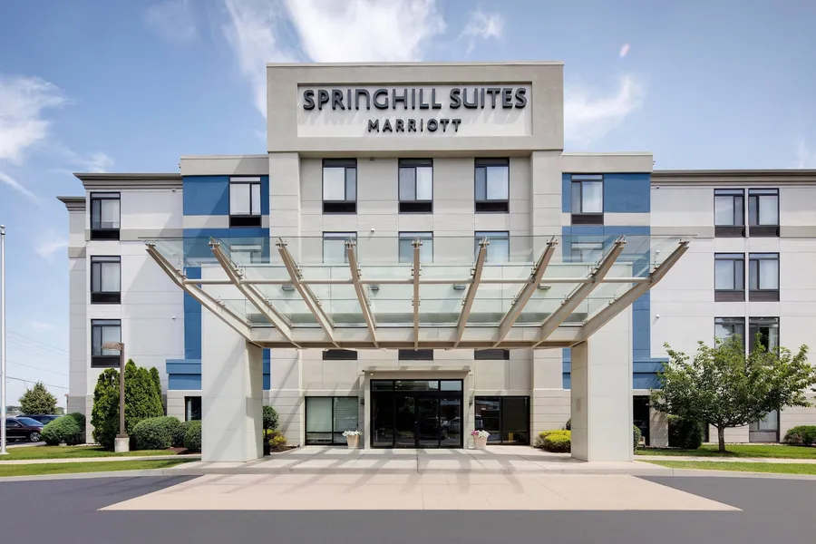 Springhill Suites Marriott Airport hotel detail image 2