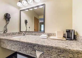Quality Inn Bellevue hotel thumbnail 7