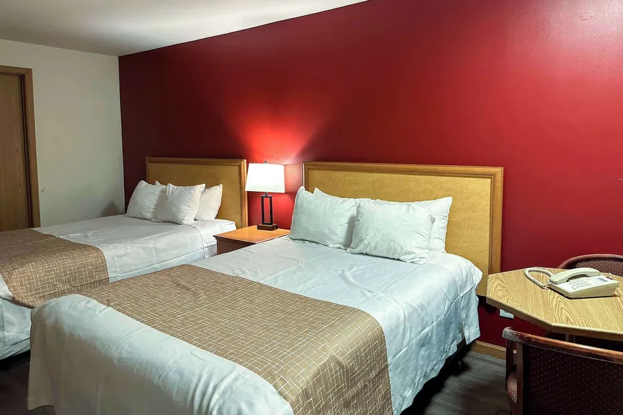 Econo Lodge Edmonds North Seattle hotel detail image 2
