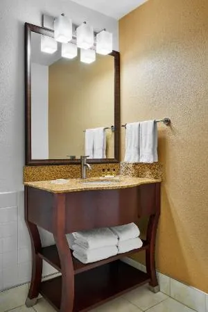 Best Western Plus Milwaukee Airport Hotel & Conference Ctr hotel detail image 2