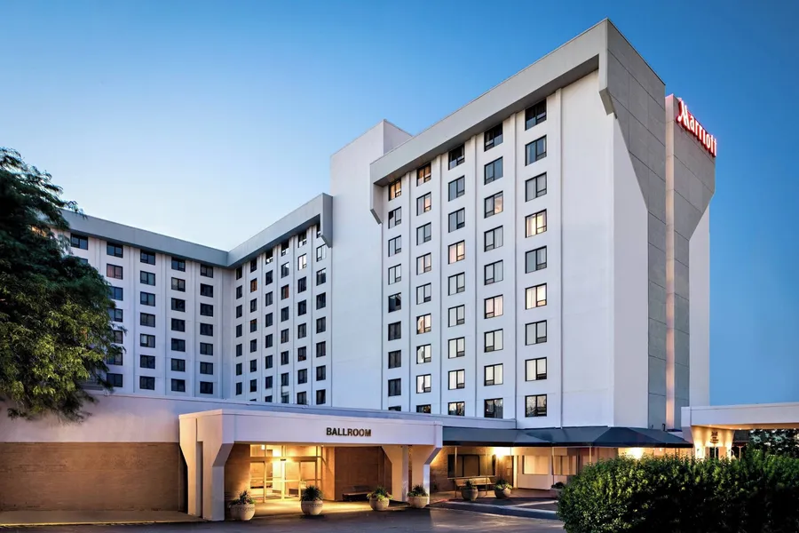 New York LaGuardia Airport Marriott hotel detail image 2