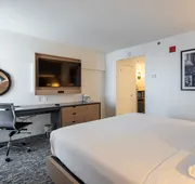 DoubleTree by Hilton New York JFK Airport hotel detail image 5