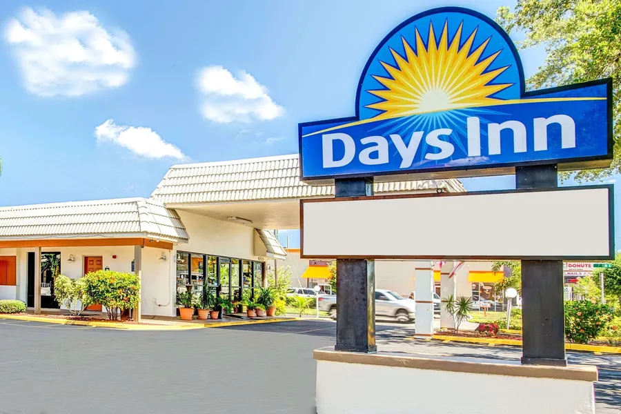 Days Inn by Wyndham St. Petersburg Central hotel detail image 6
