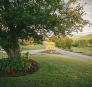 Town and Country Inn & Resort hotel detail image 4