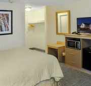 Town and Country Inn & Resort hotel detail image 7