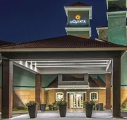 La Quinta Inn & Suites by Wyndham Atlanta Perimeter Medical hotel detail image 4