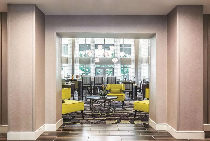 La Quinta Inn & Suites by Wyndham Atlanta Perimeter Medical hotel detail image 6