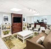 Super 8 by Wyndham Decatur/Lithonia/Atl Area hotel detail image 4