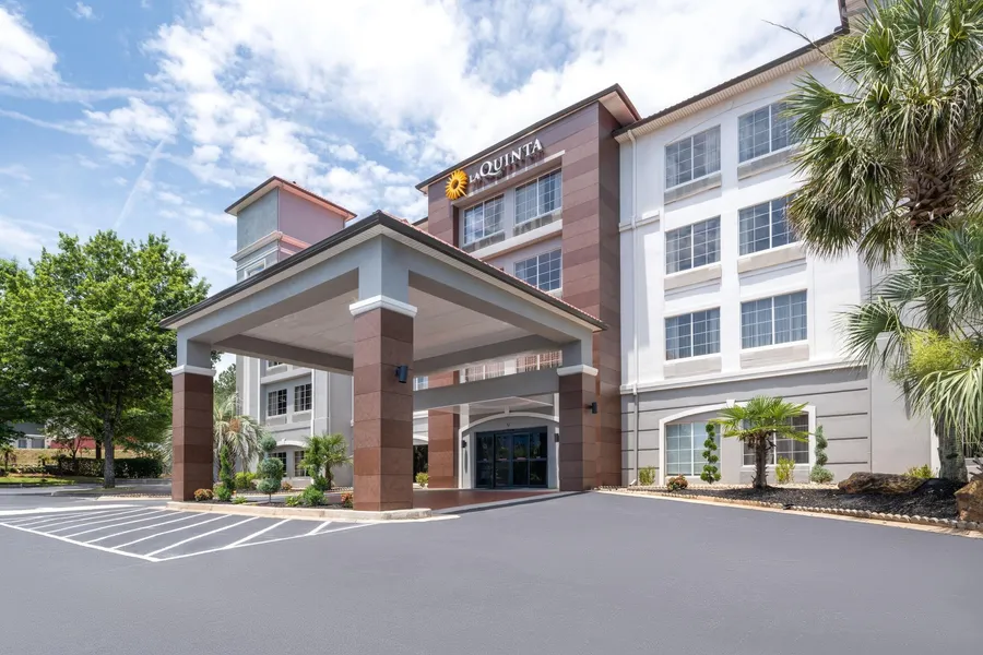 La Quinta Inn & Suites by Wyndham Atlanta Stockbridge hotel detail image 2