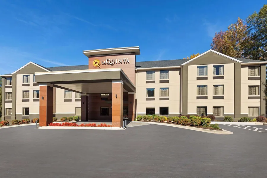 La Quinta Inn & Suites by Wyndham Snellville-Stone Mountain hotel detail image 2