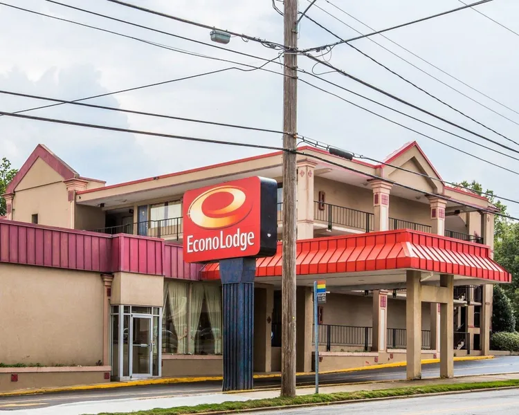 Econo Lodge Atlanta College Park hotel detail image 2