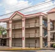 Econo Lodge Atlanta College Park hotel detail image 3