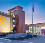La Quinta Inn & Suites by Wyndham Clifton/Rutherford hotel detail image 3