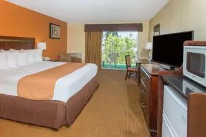 Days Inn by Wyndham Palm Springs hotel thumbnail 2